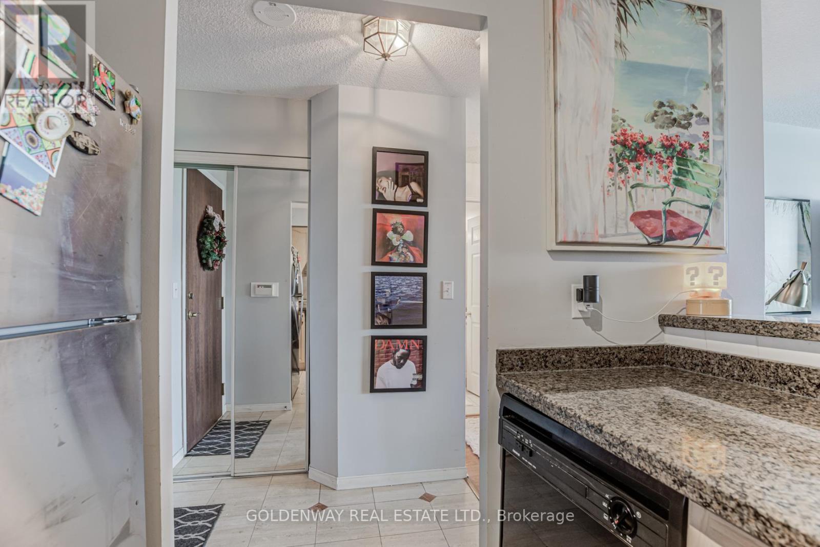 #402 18 PEMBERTON AVENUE - 17