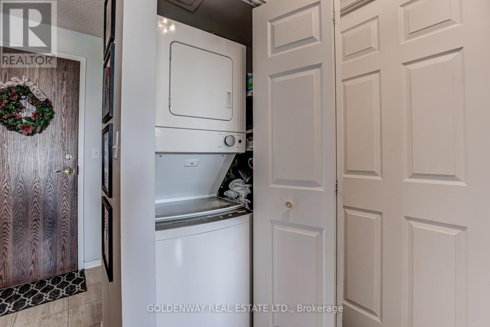 #402 18 PEMBERTON AVENUE - 22