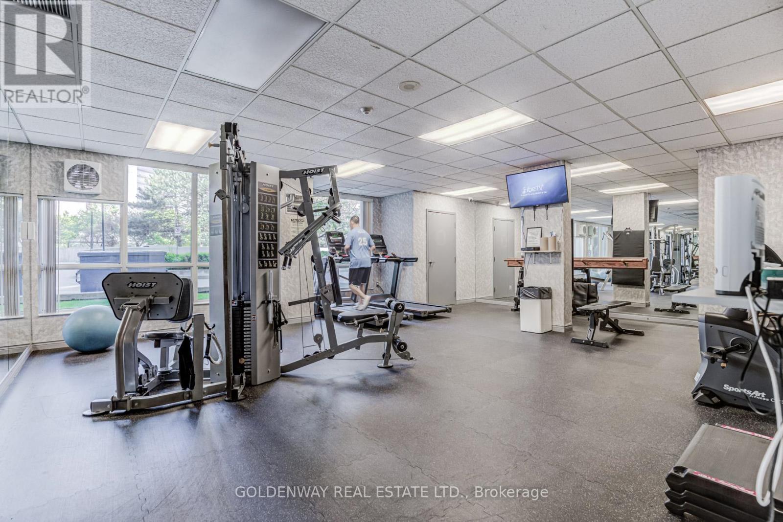 #402 18 PEMBERTON AVENUE - 25