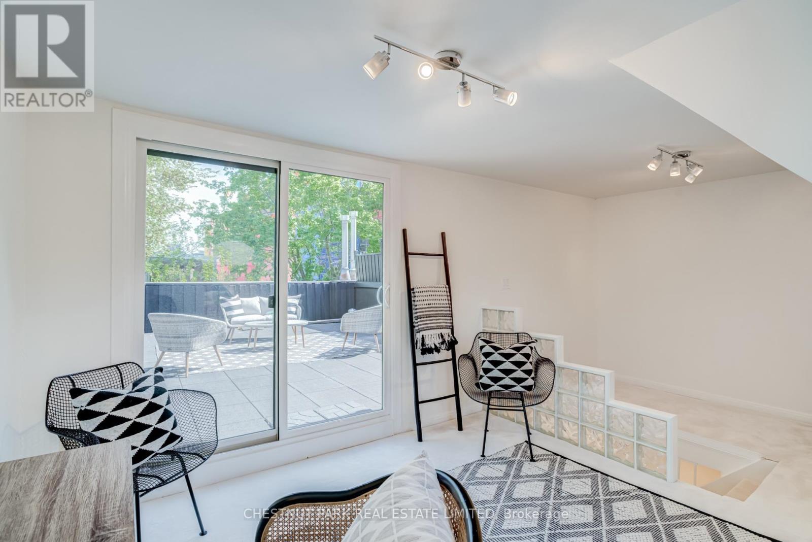 #9 41 SPRUCE STREET - 28