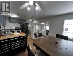 Enclosed porch - 30 44 Endako Avenue, Fraser Lake, BC V0J1S0 Photo 8