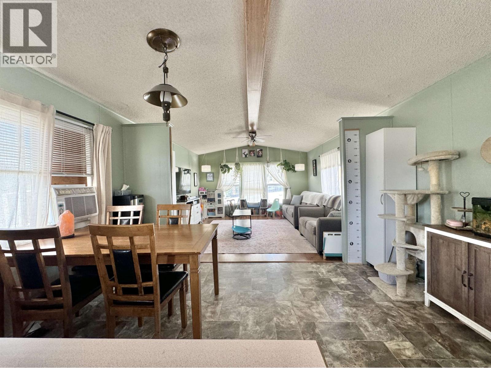 #83 770 N ELEVENTH AVENUE - 8