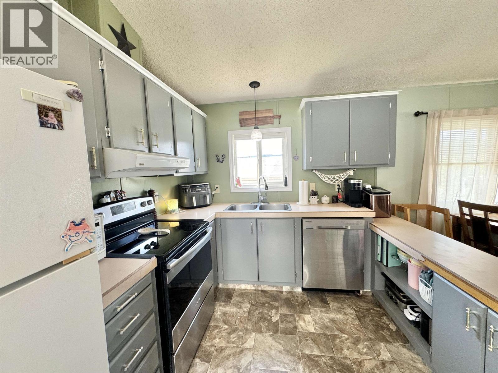 #83 770 N ELEVENTH AVENUE - 4