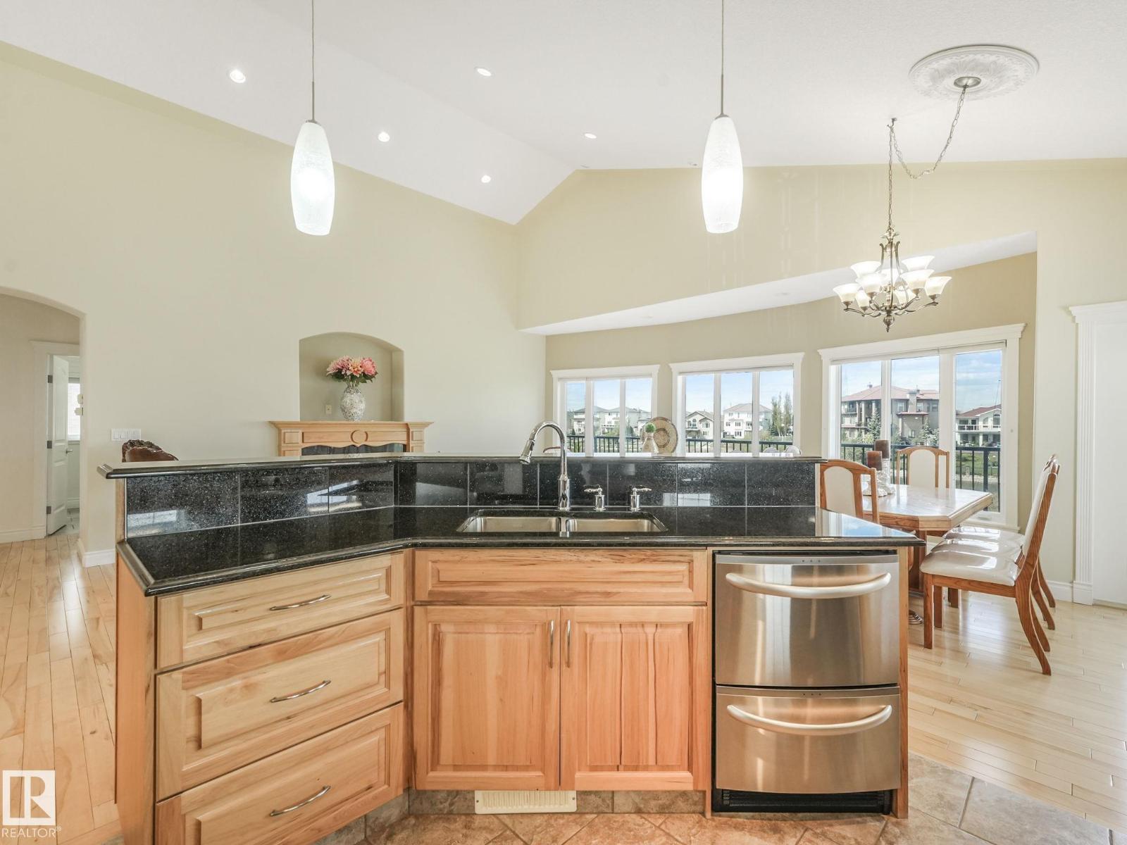 7504 161A AV NW - 13