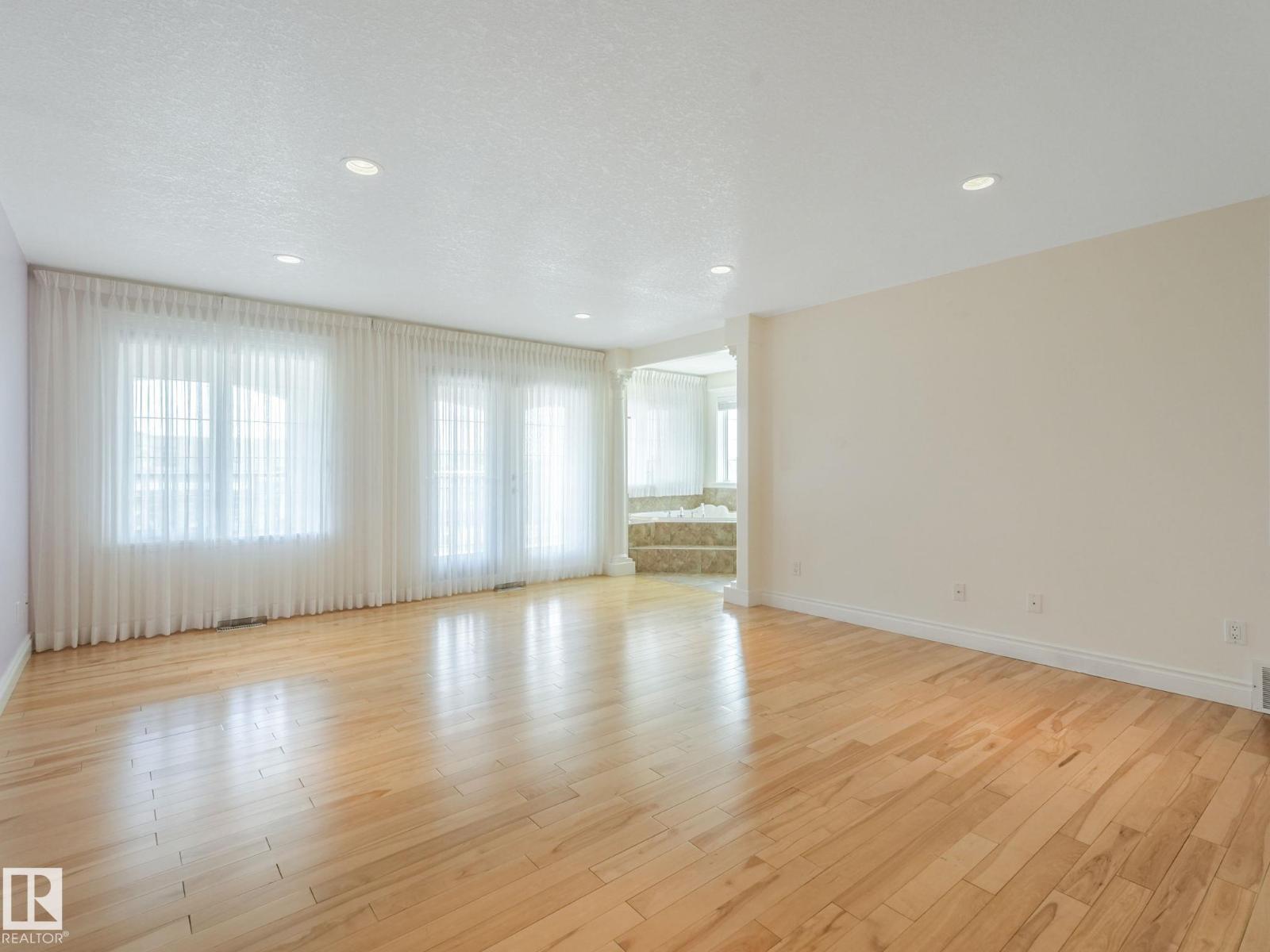 7504 161A AV NW - 23