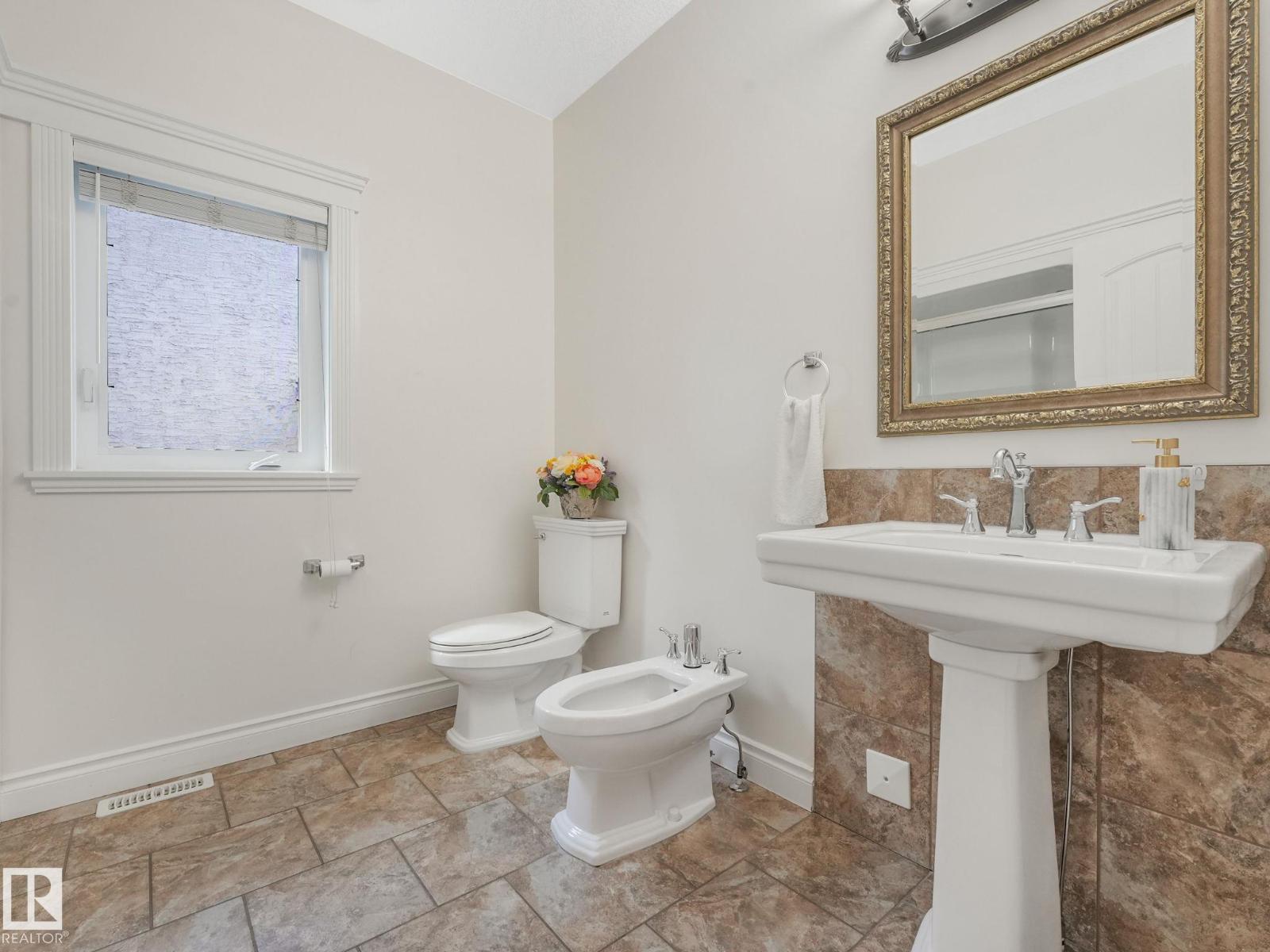 7504 161A AV NW - 34