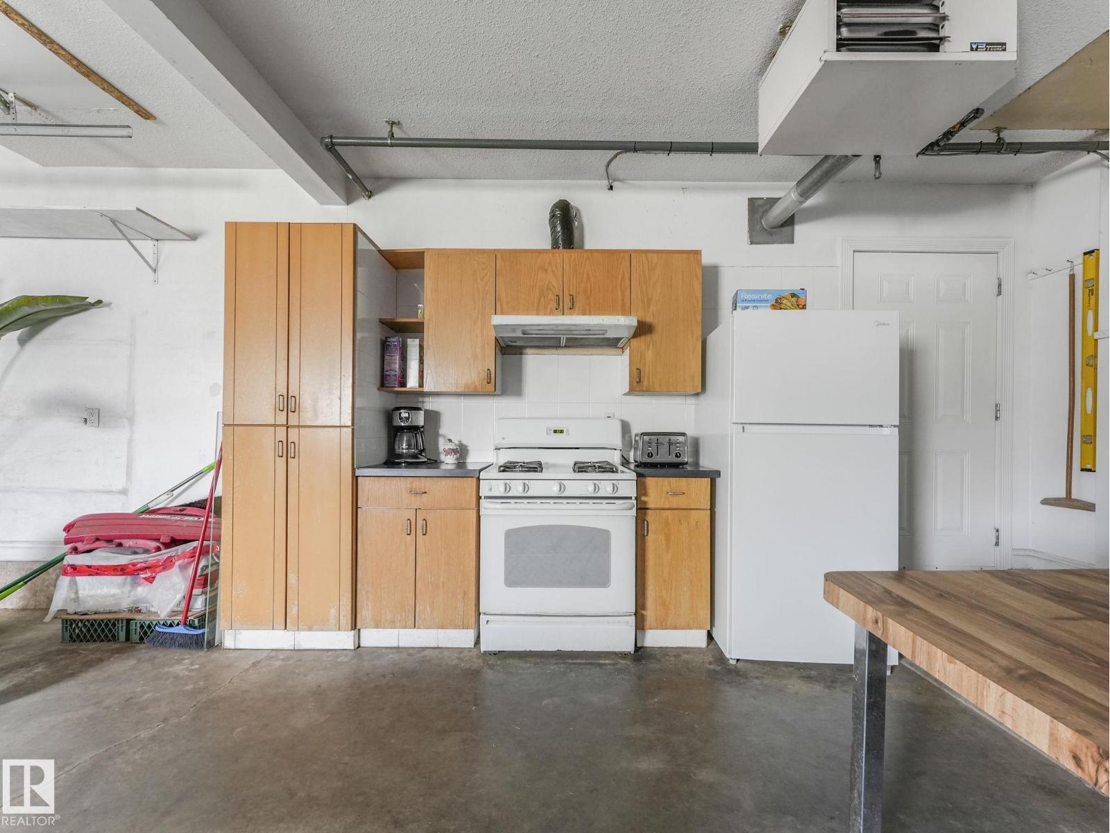 7504 161A AV NW - 57