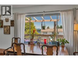763 Upland Dr, Campbell River, BC V9W2A8 Photo 17