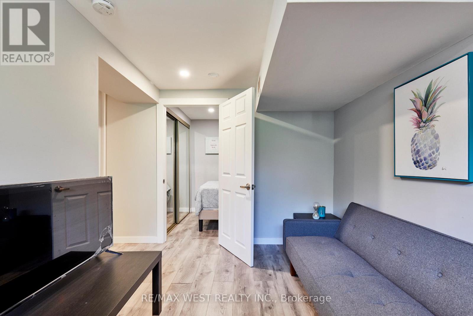 20 MILL STREET - 17