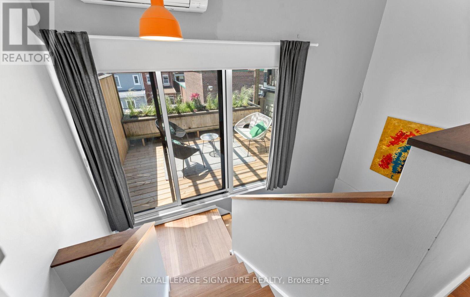 #7 692 ST. CLARENS AVENUE - 32