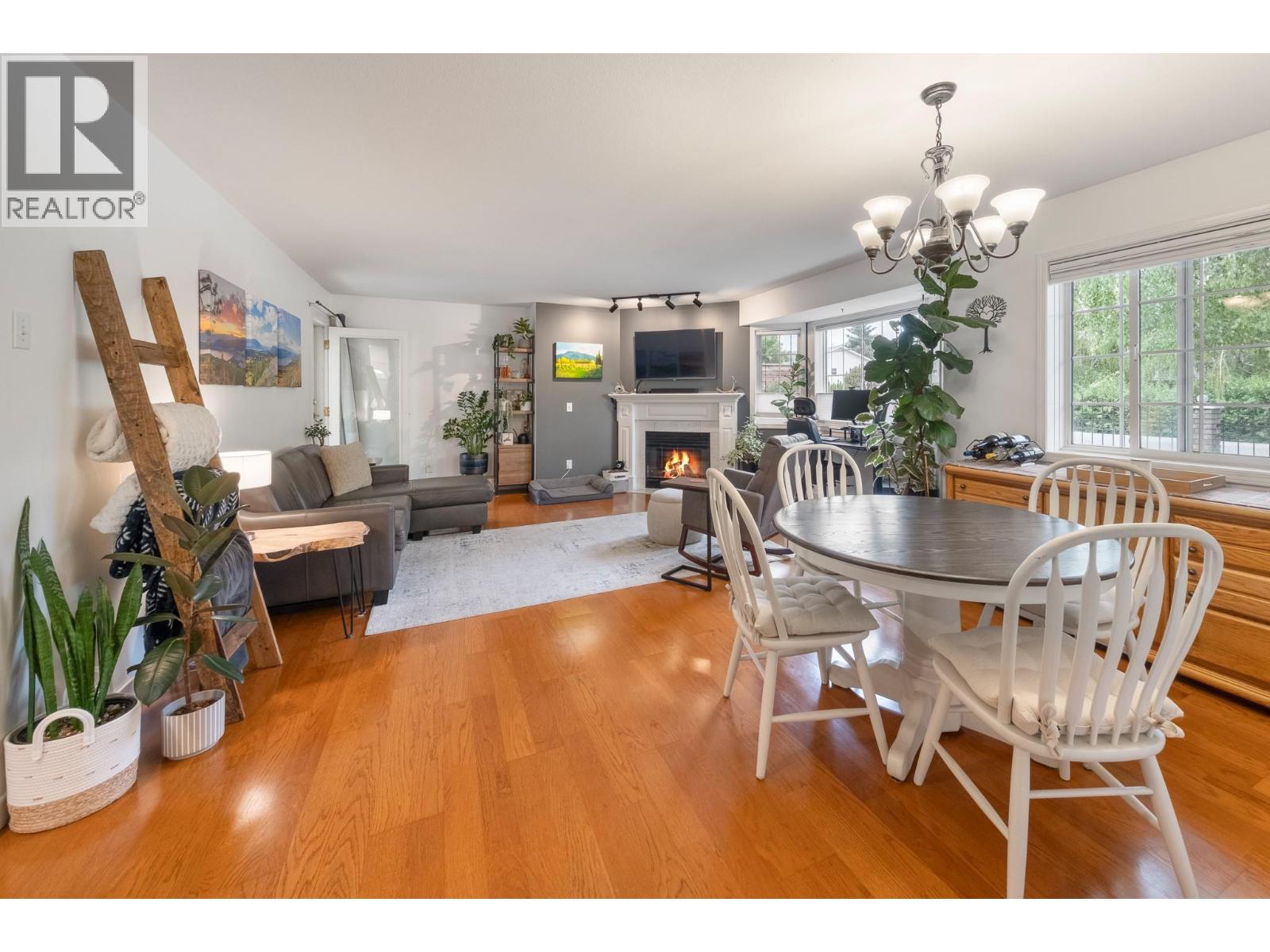 #12 215 Taylor Road - 10