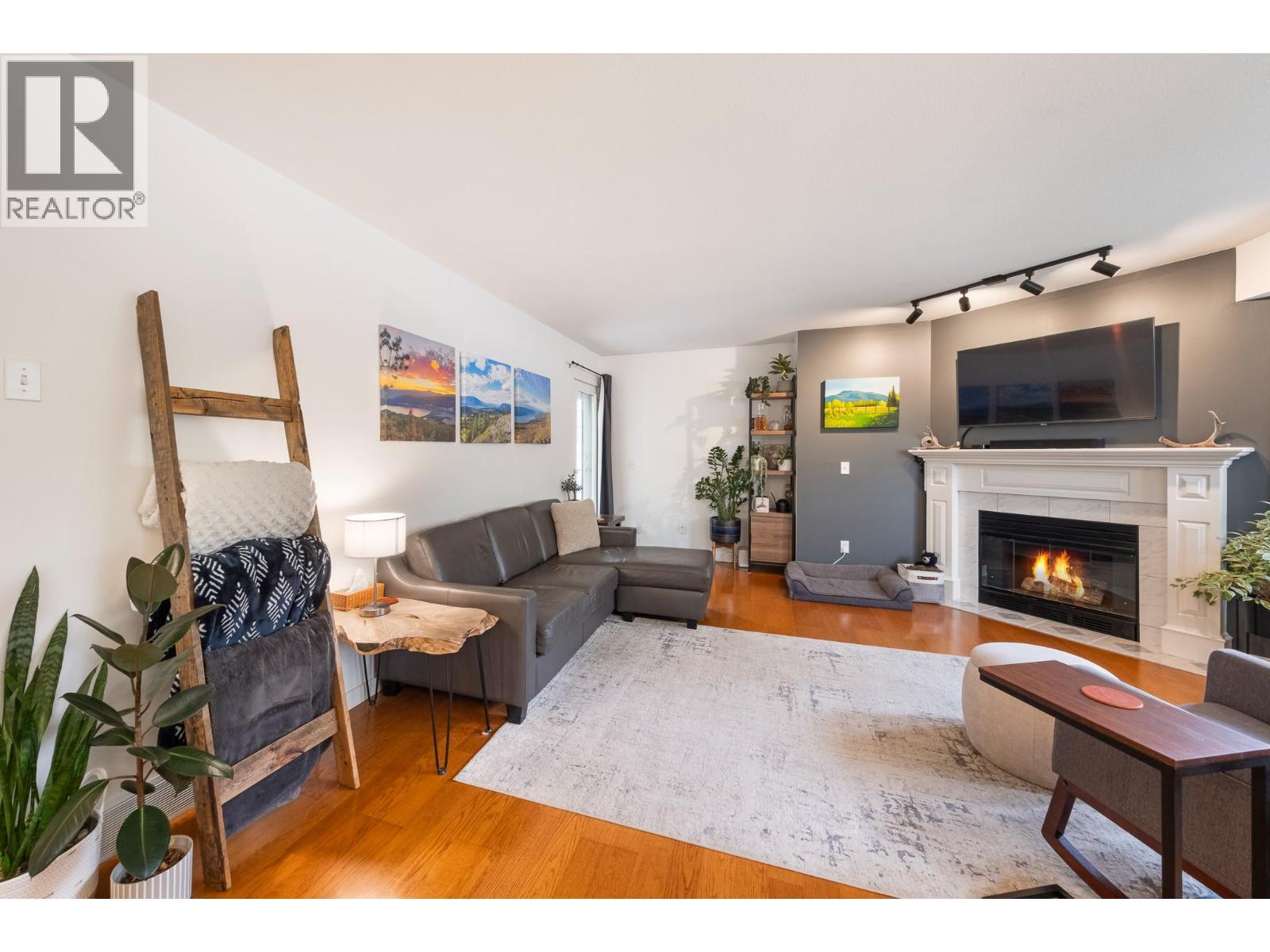 #12 215 Taylor Road - 11