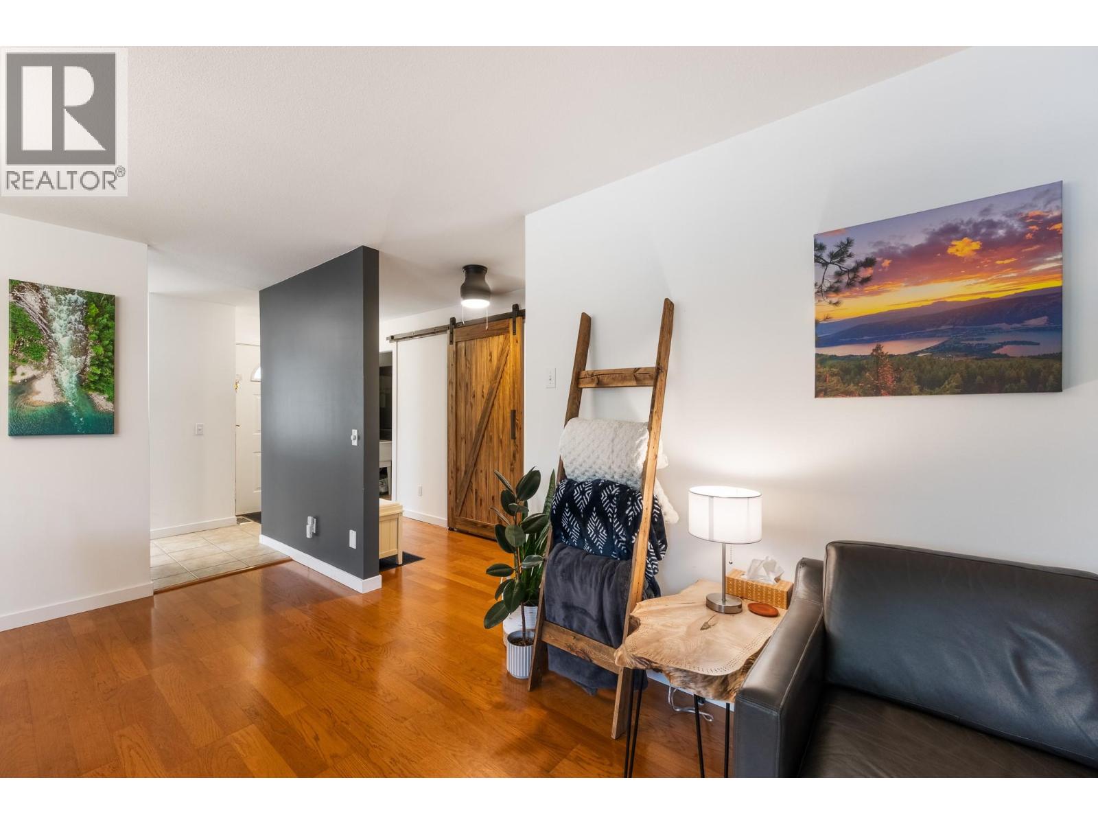 #12 215 Taylor Road - 14