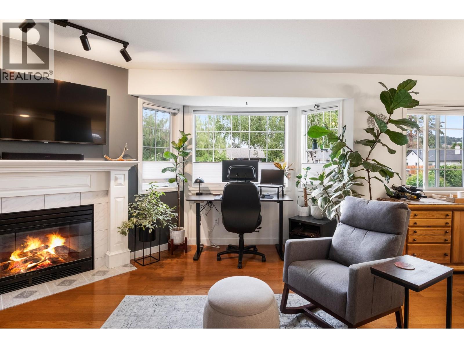 #12 215 Taylor Road - 17