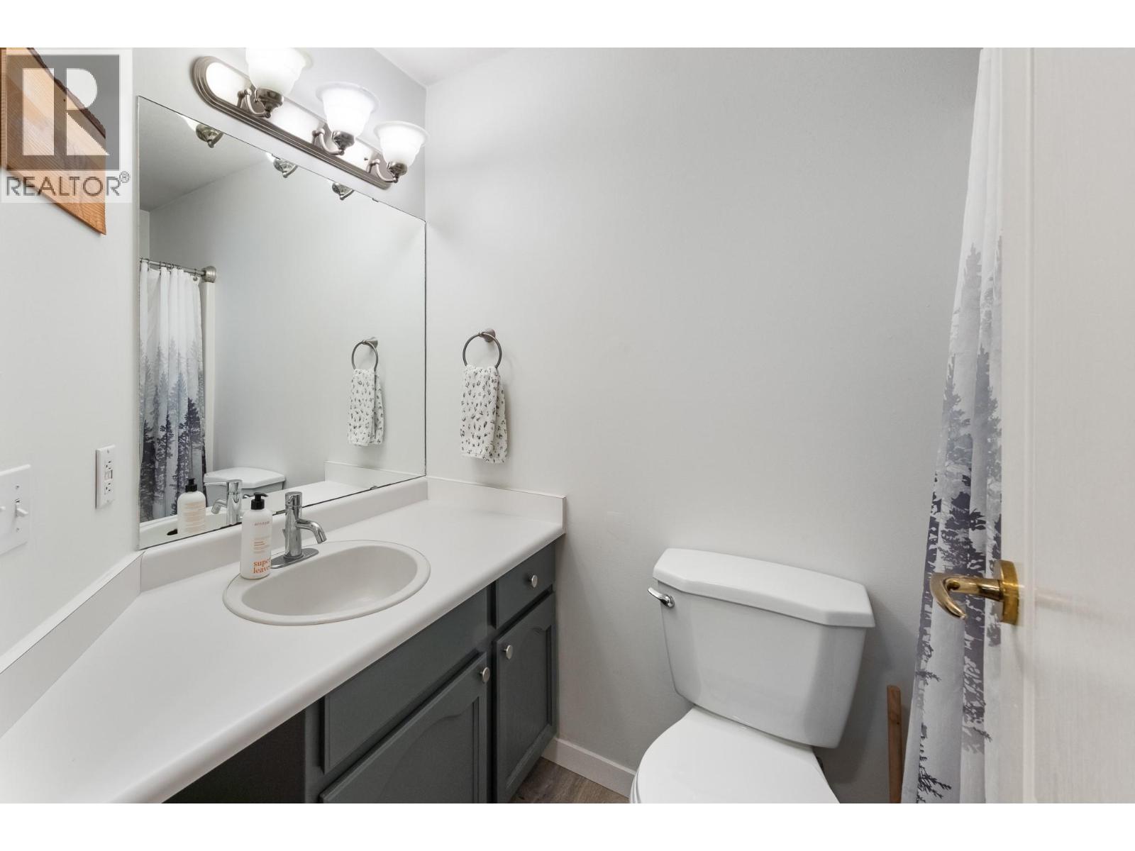 #12 215 Taylor Road - 18