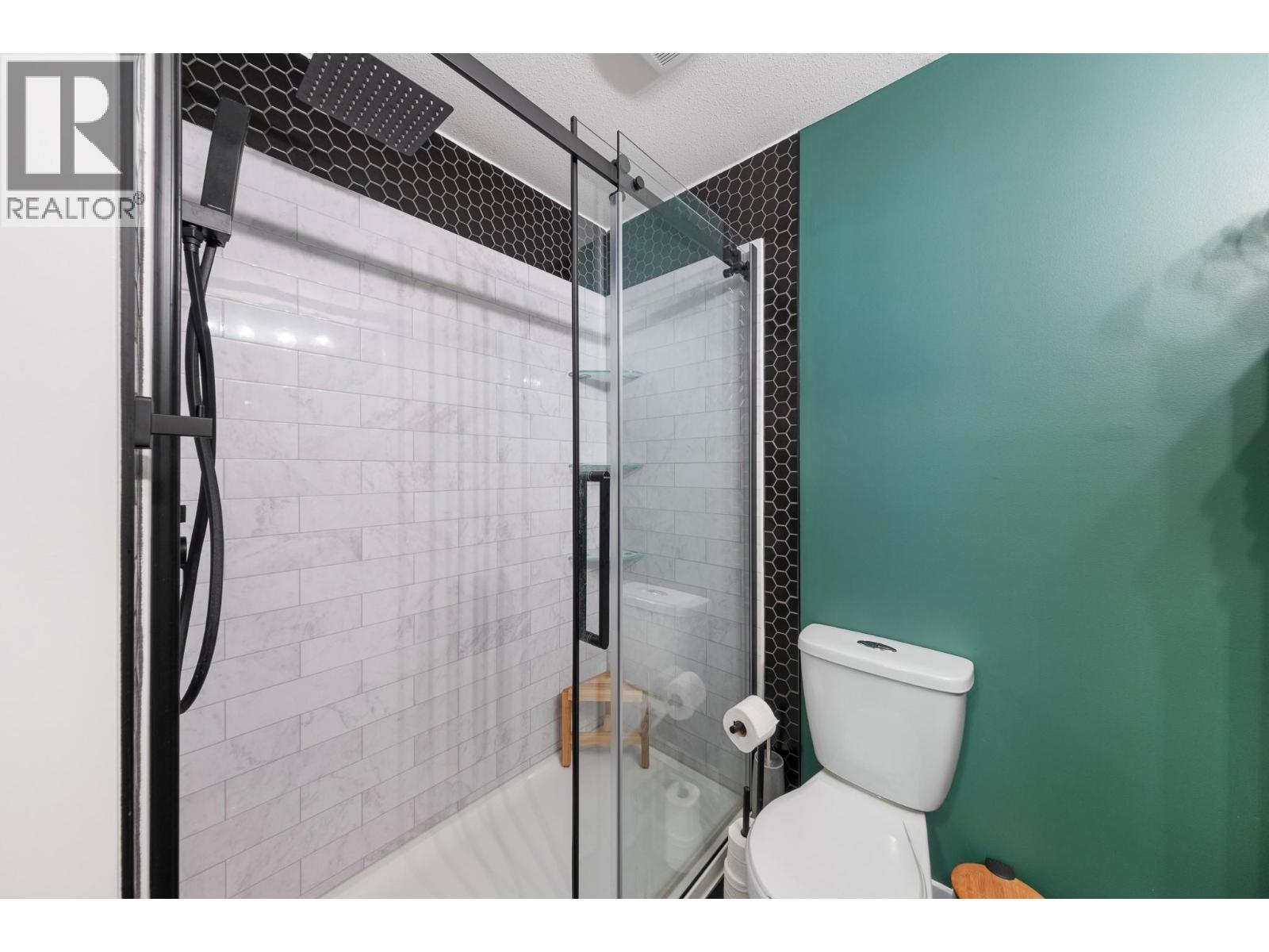 #12 215 Taylor Road - 25