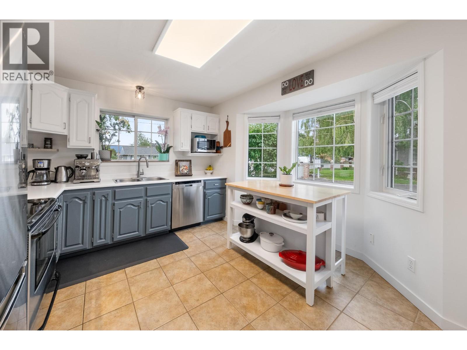 #12 215 Taylor Road - Image 3