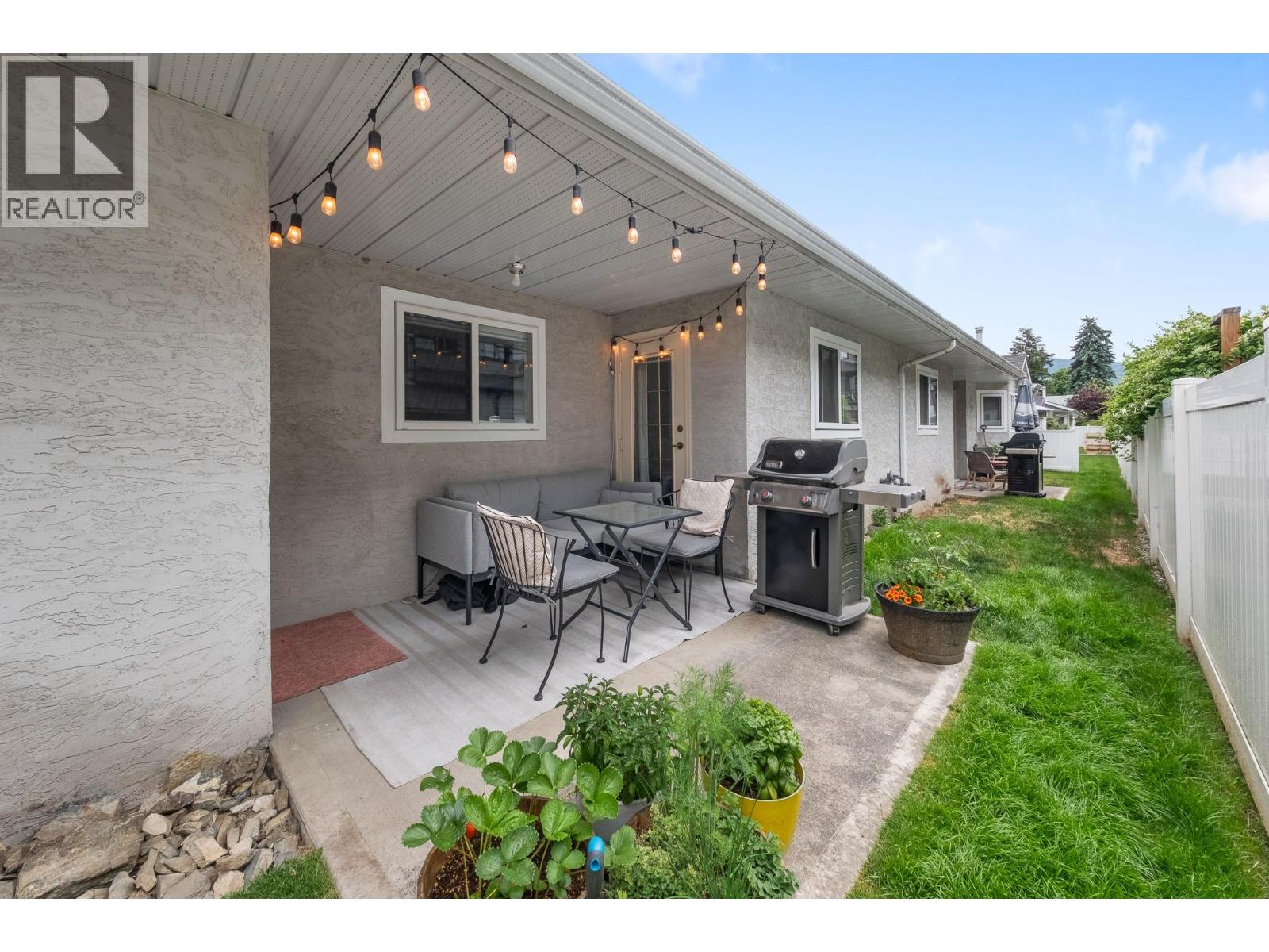 #12 215 Taylor Road - 32