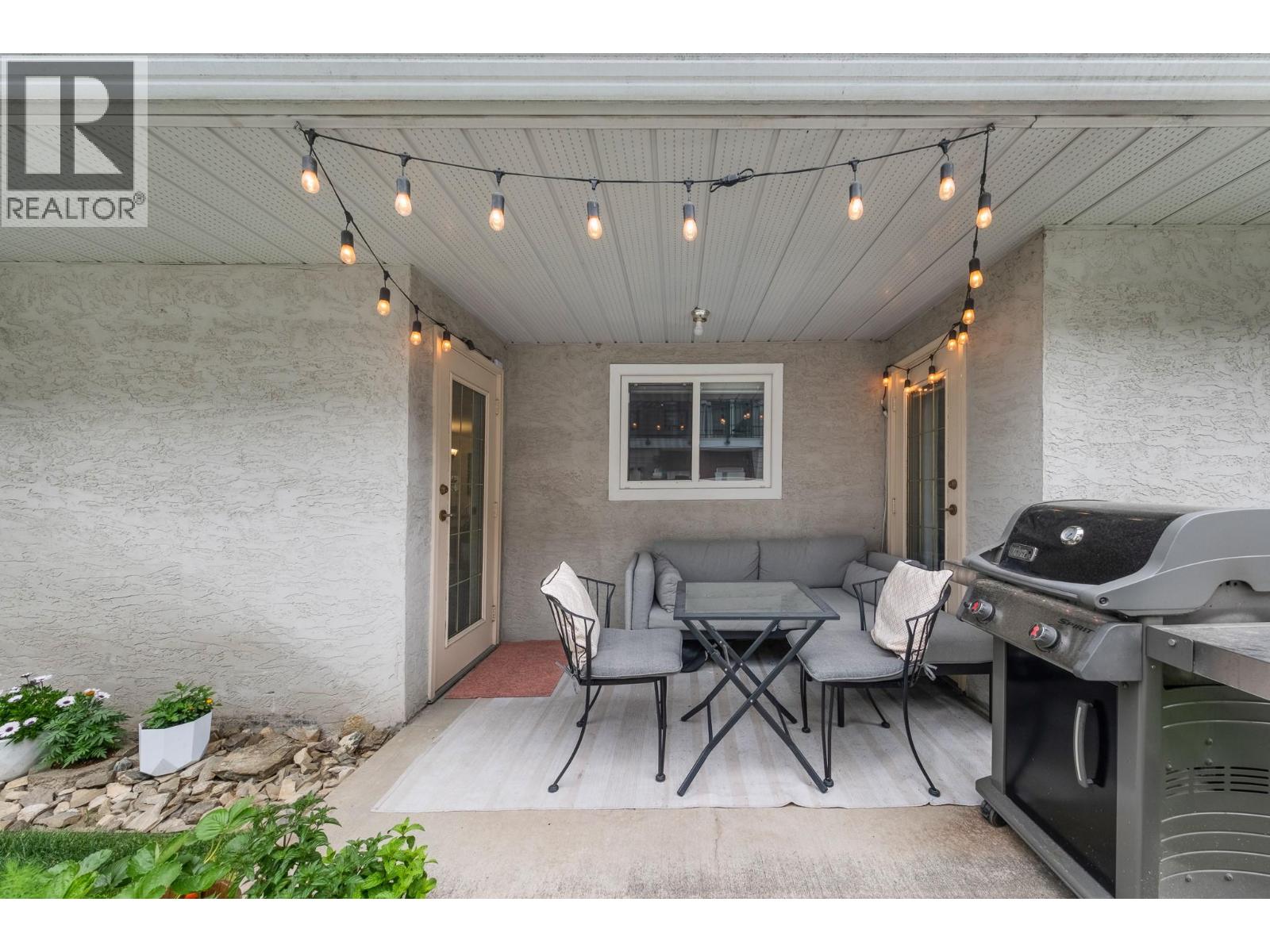#12 215 Taylor Road - 33