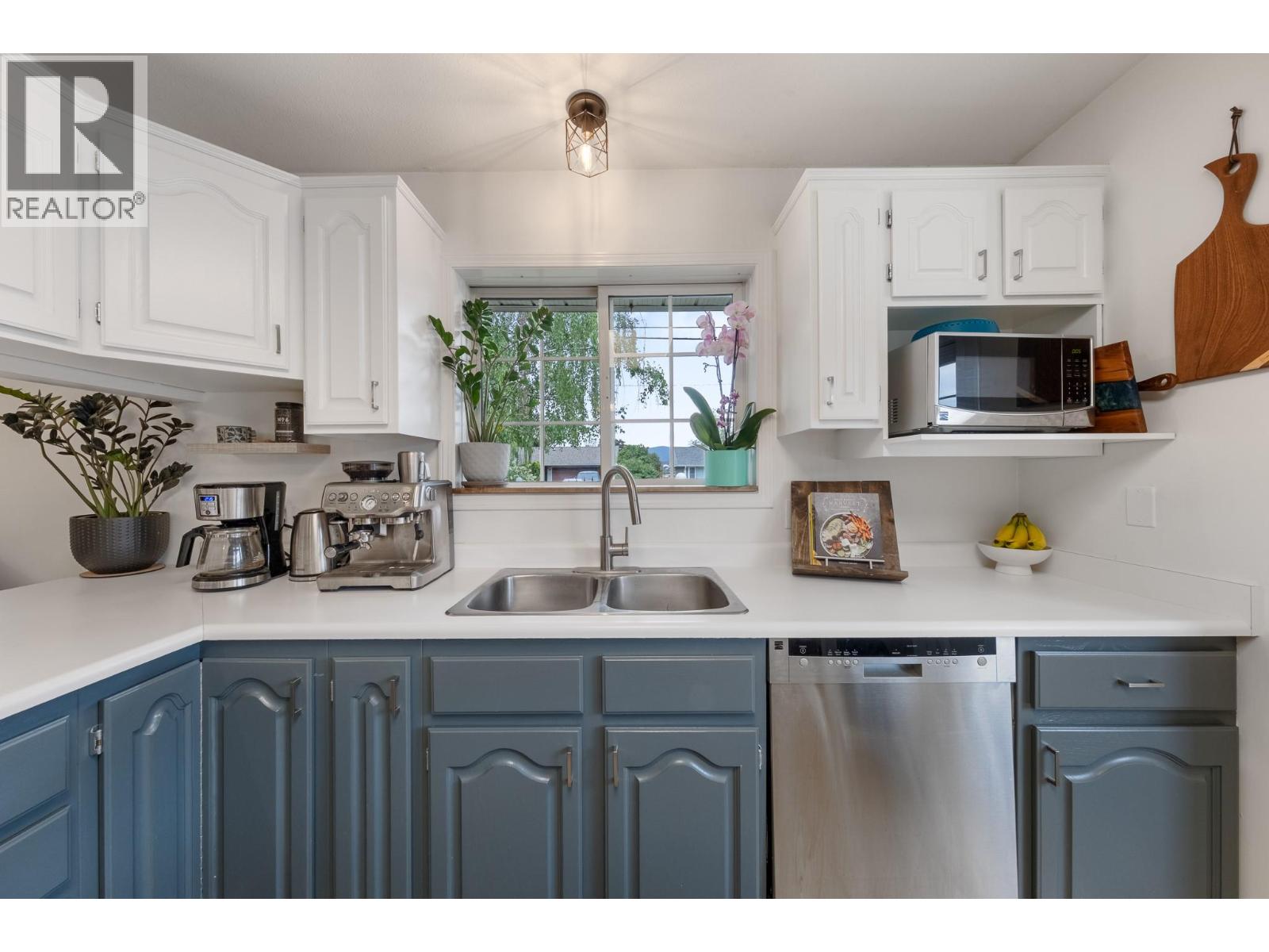 #12 215 Taylor Road - 5