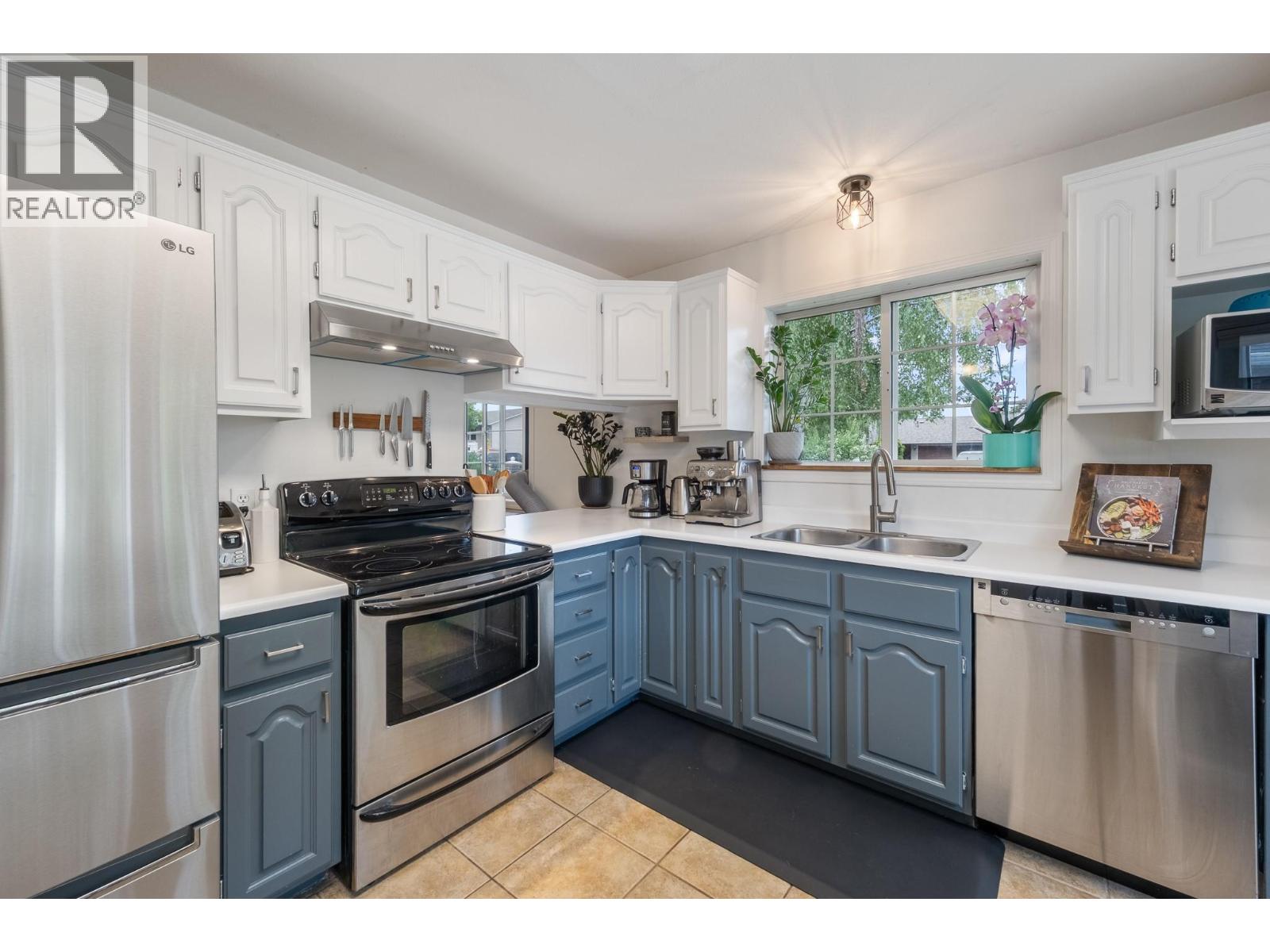 #12 215 Taylor Road - 6