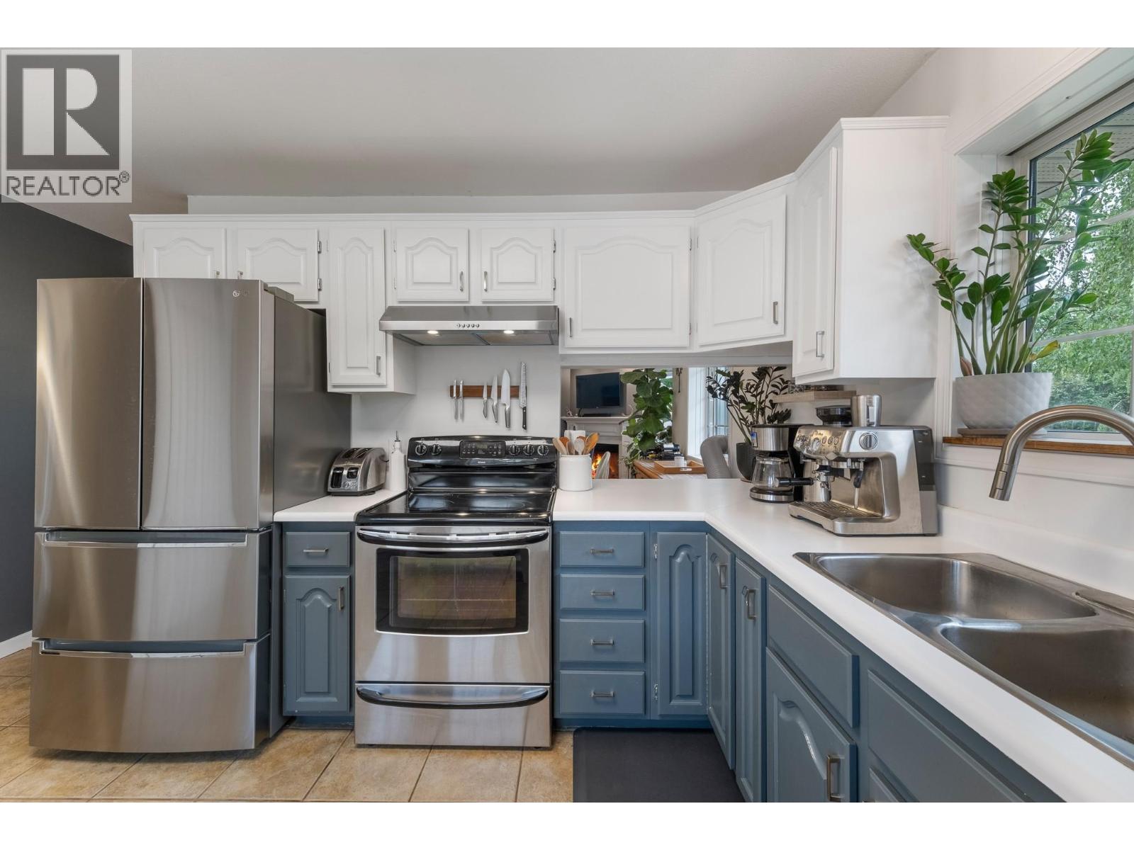 #12 215 Taylor Road - 7
