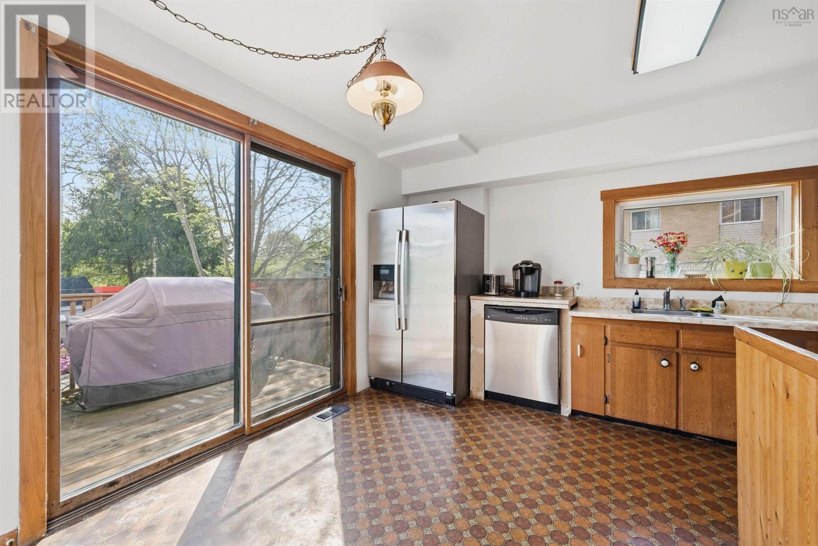 9 McFatridge Road - 17