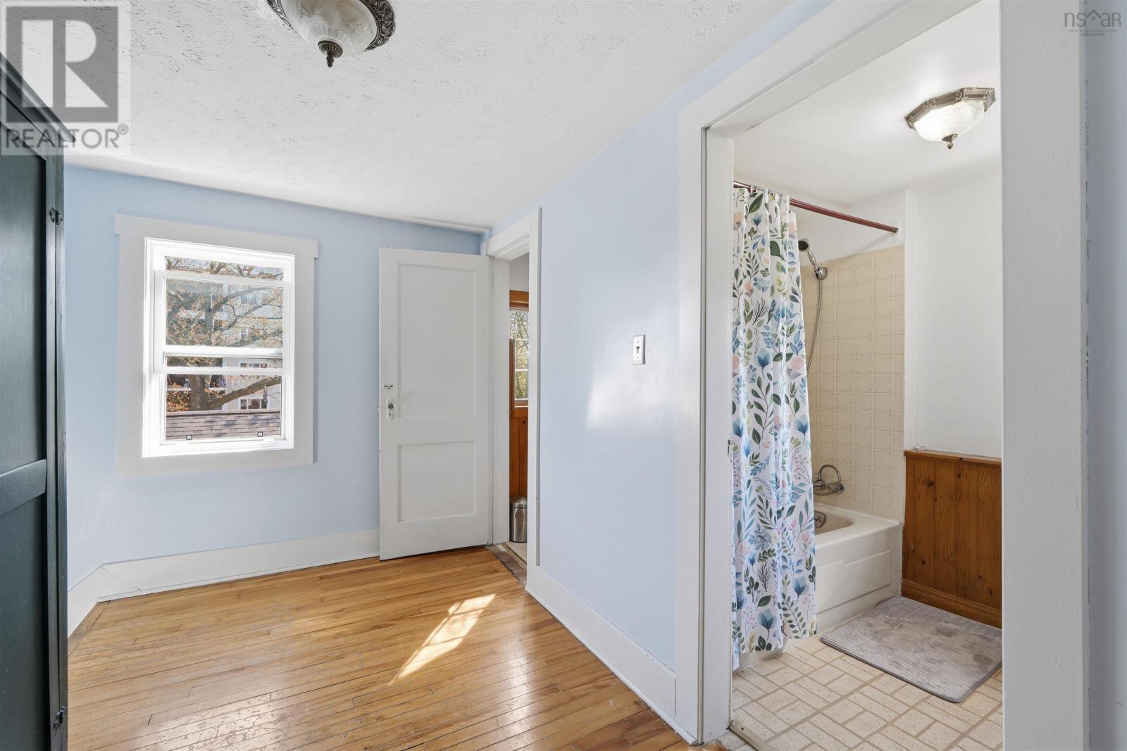 9 McFatridge Road - 22