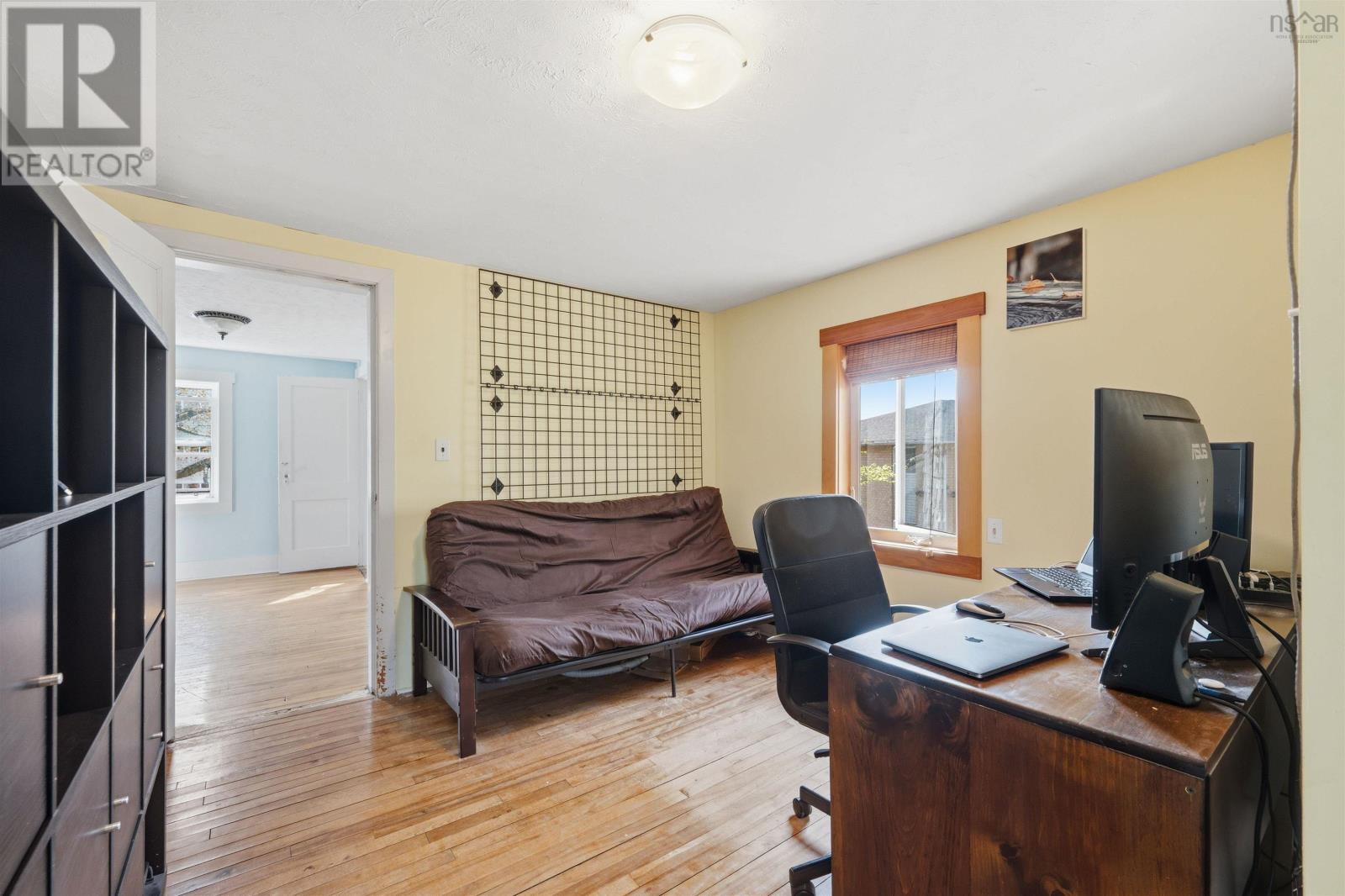 9 McFatridge Road - 33