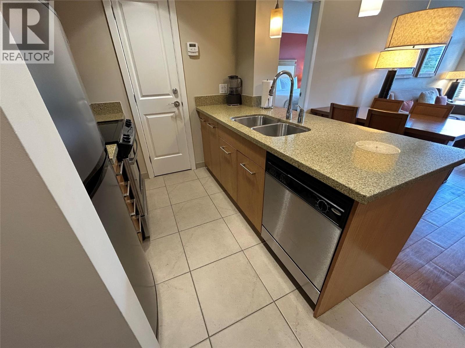 #434 15 Park Place - 30