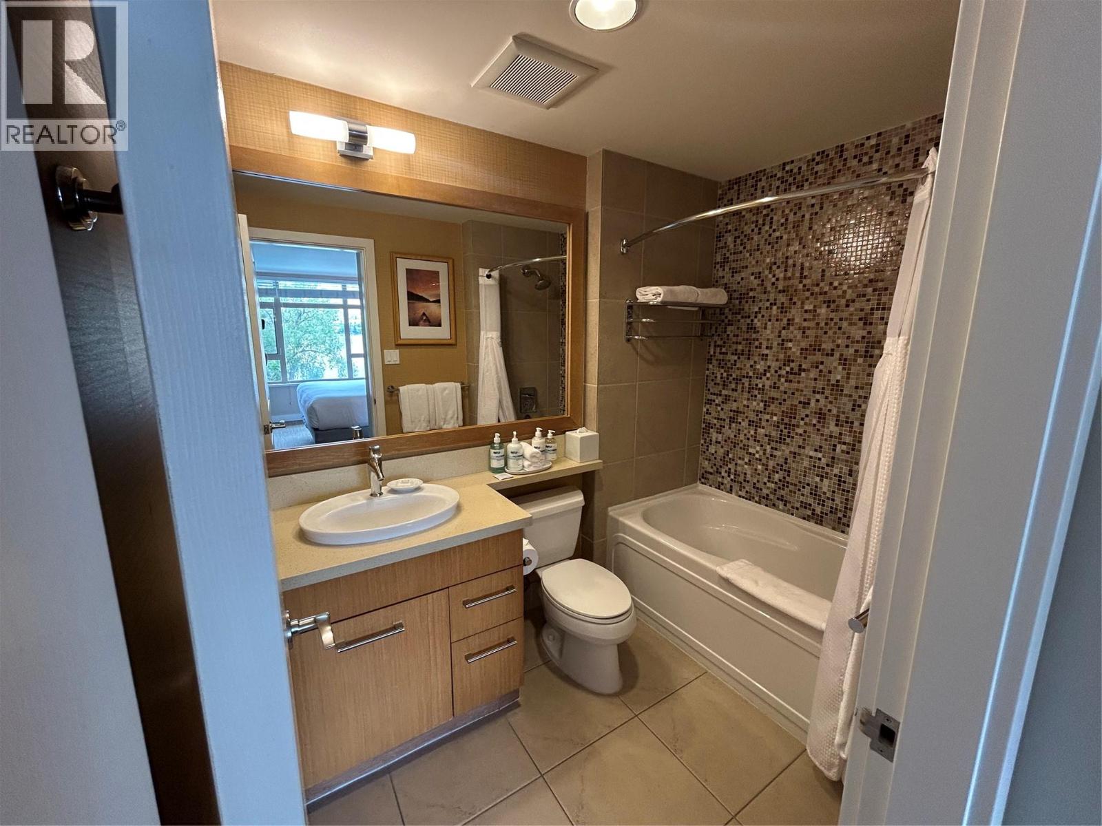 #434 15 Park Place - 20