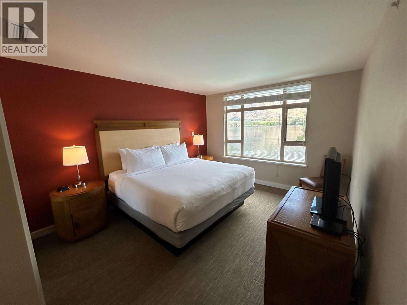 #434 15 Park Place - 13
