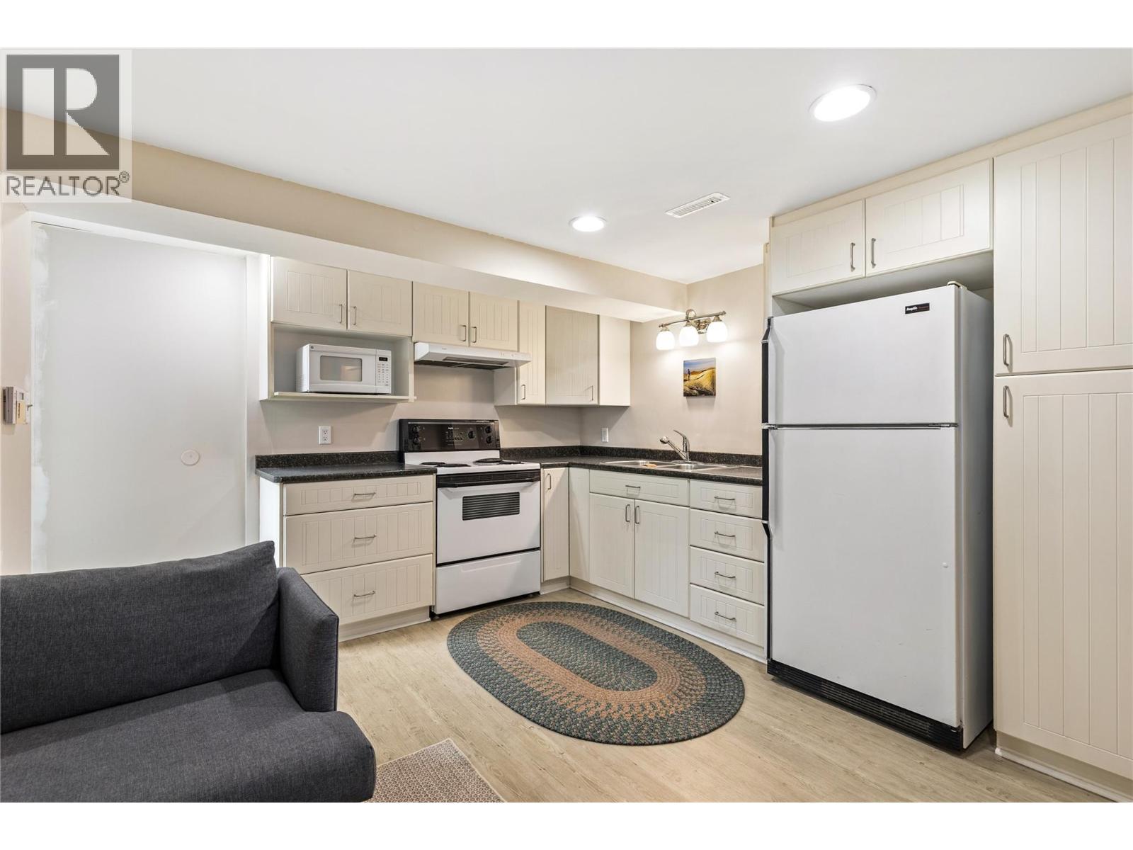 2302 23 Avenue - 57