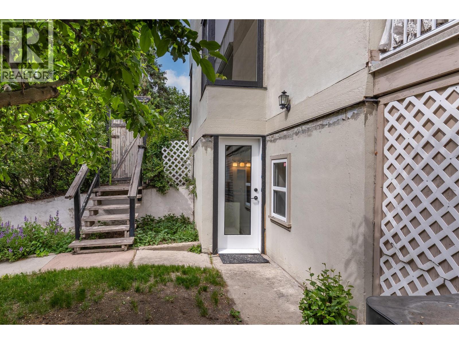 2302 23 Avenue - 75