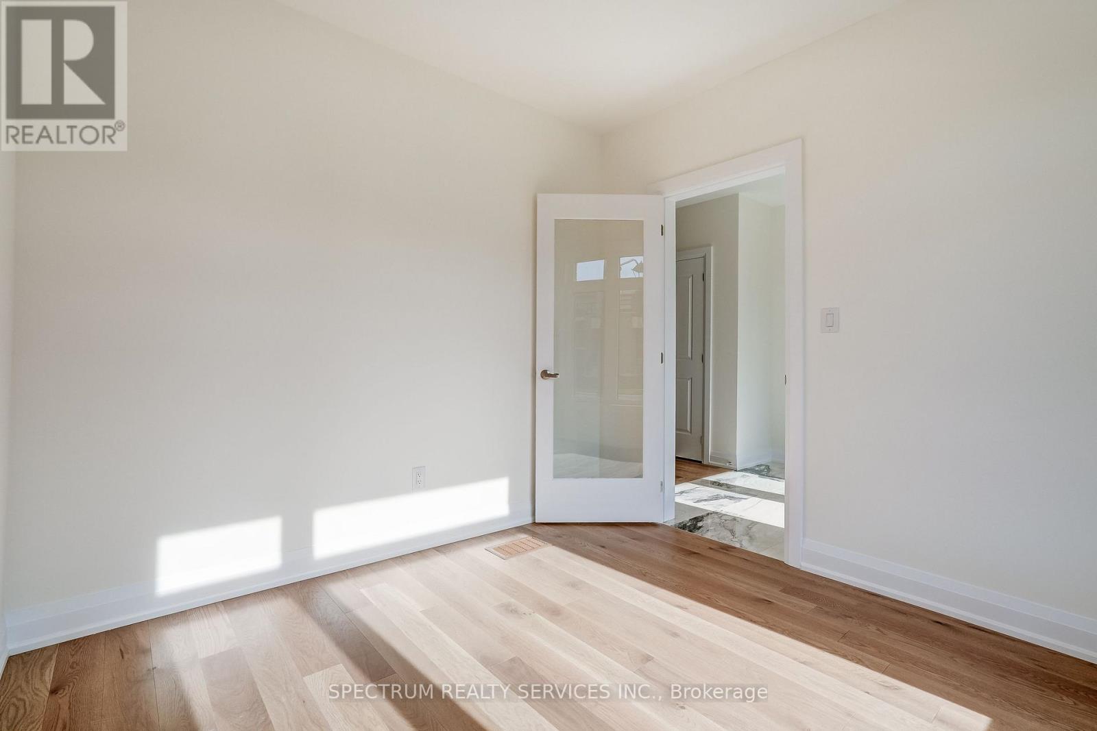 4-bedroom home for sale at 28 DORE DRIVE, Brantford ON · photo 8 of 44
