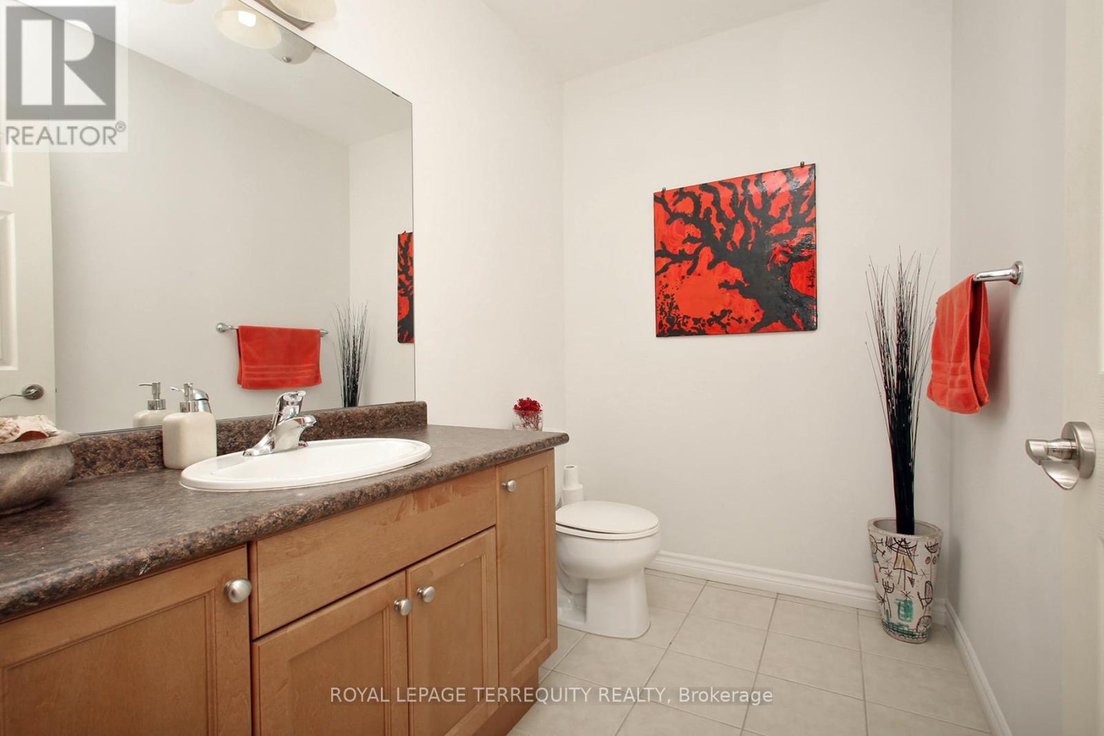 123 VILLAGE CRESCENT - 14