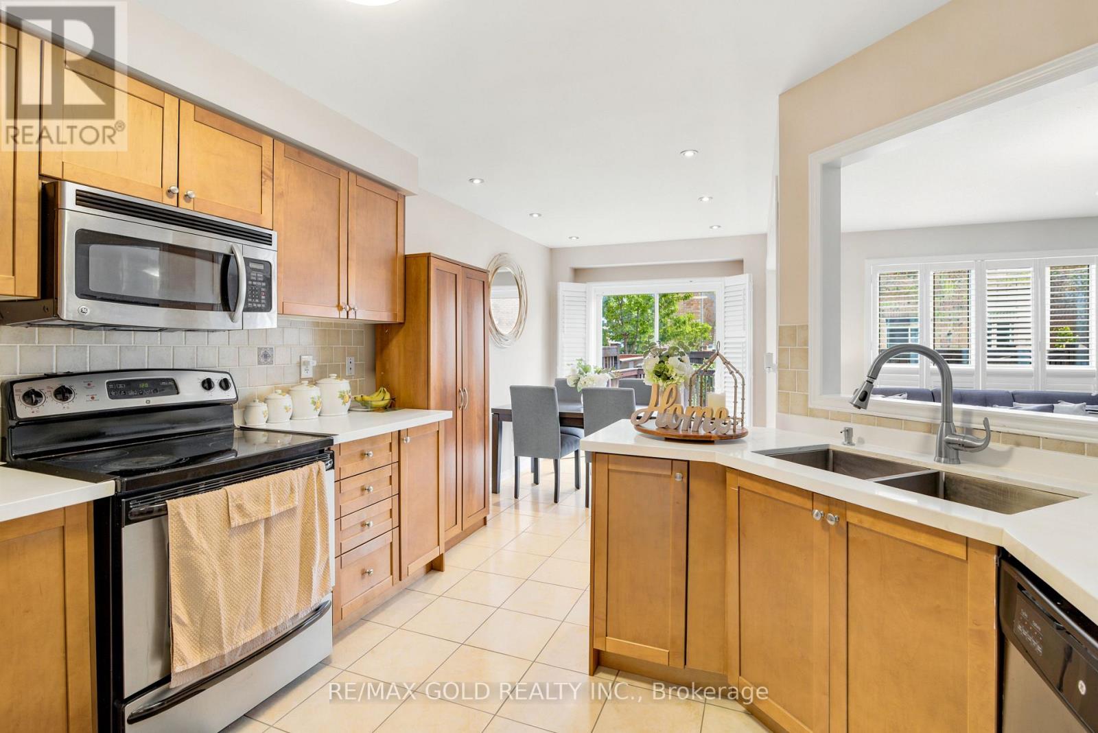 222 FAIRWOOD CIRCLE - 21