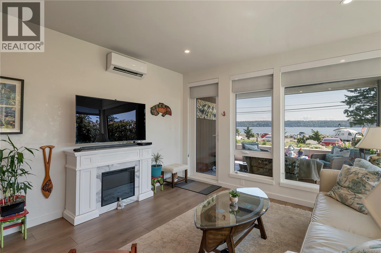#102 684 Island Hwy S - 16