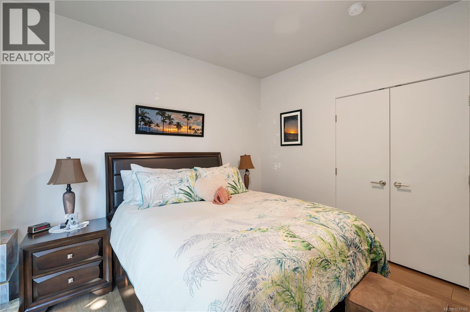 #102 684 Island Hwy S - 30
