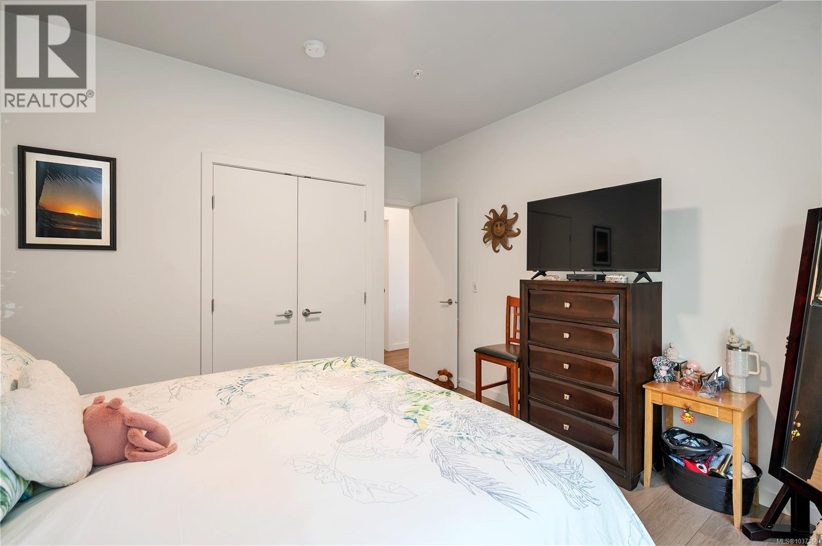 #102 684 Island Hwy S - 31
