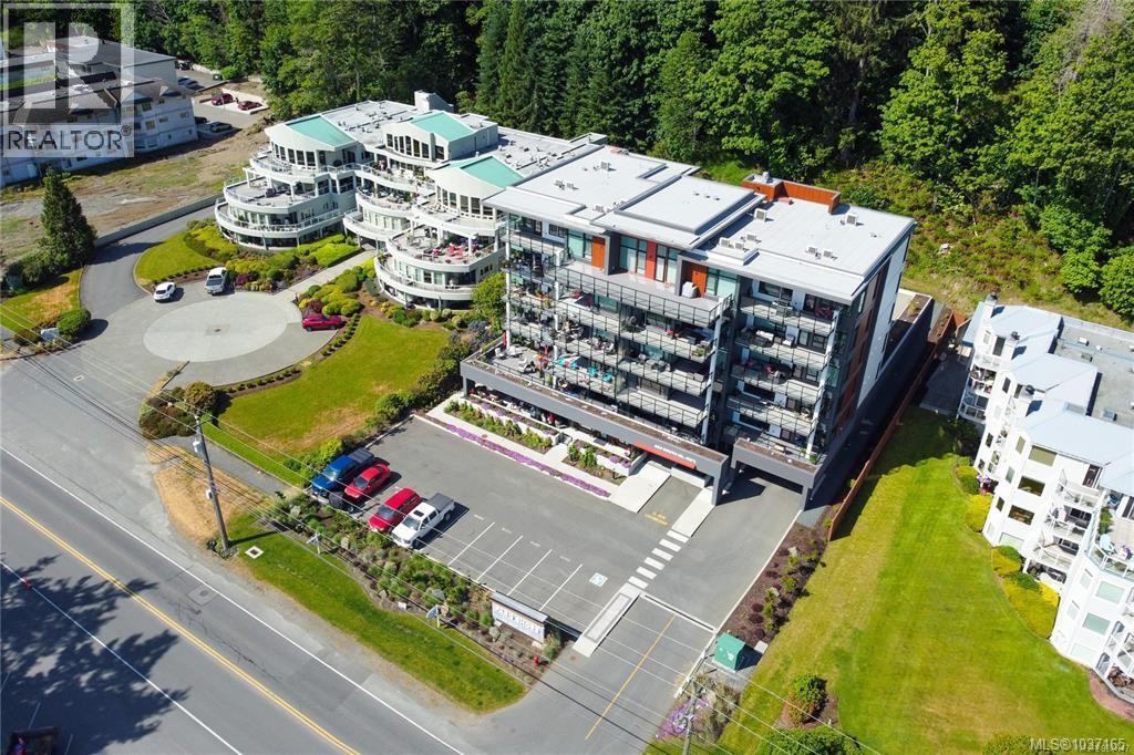#102 684 Island Hwy S - 61