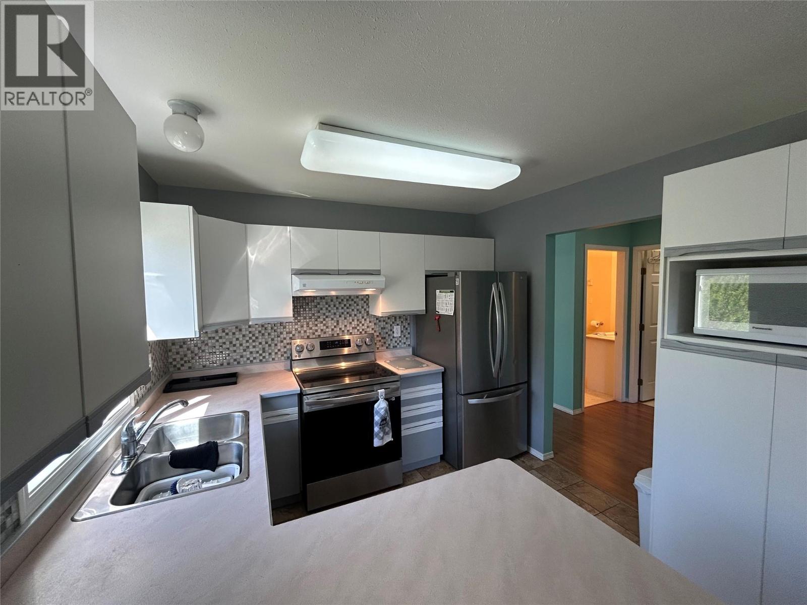 #9 145 Redwing Place - 13