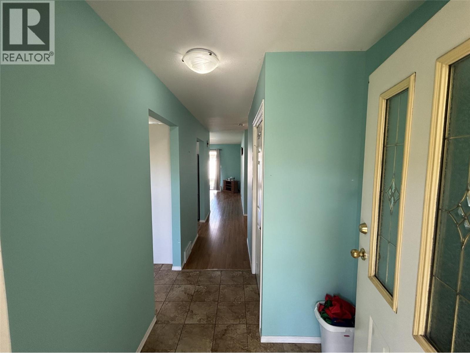 #9 145 Redwing Place - 9