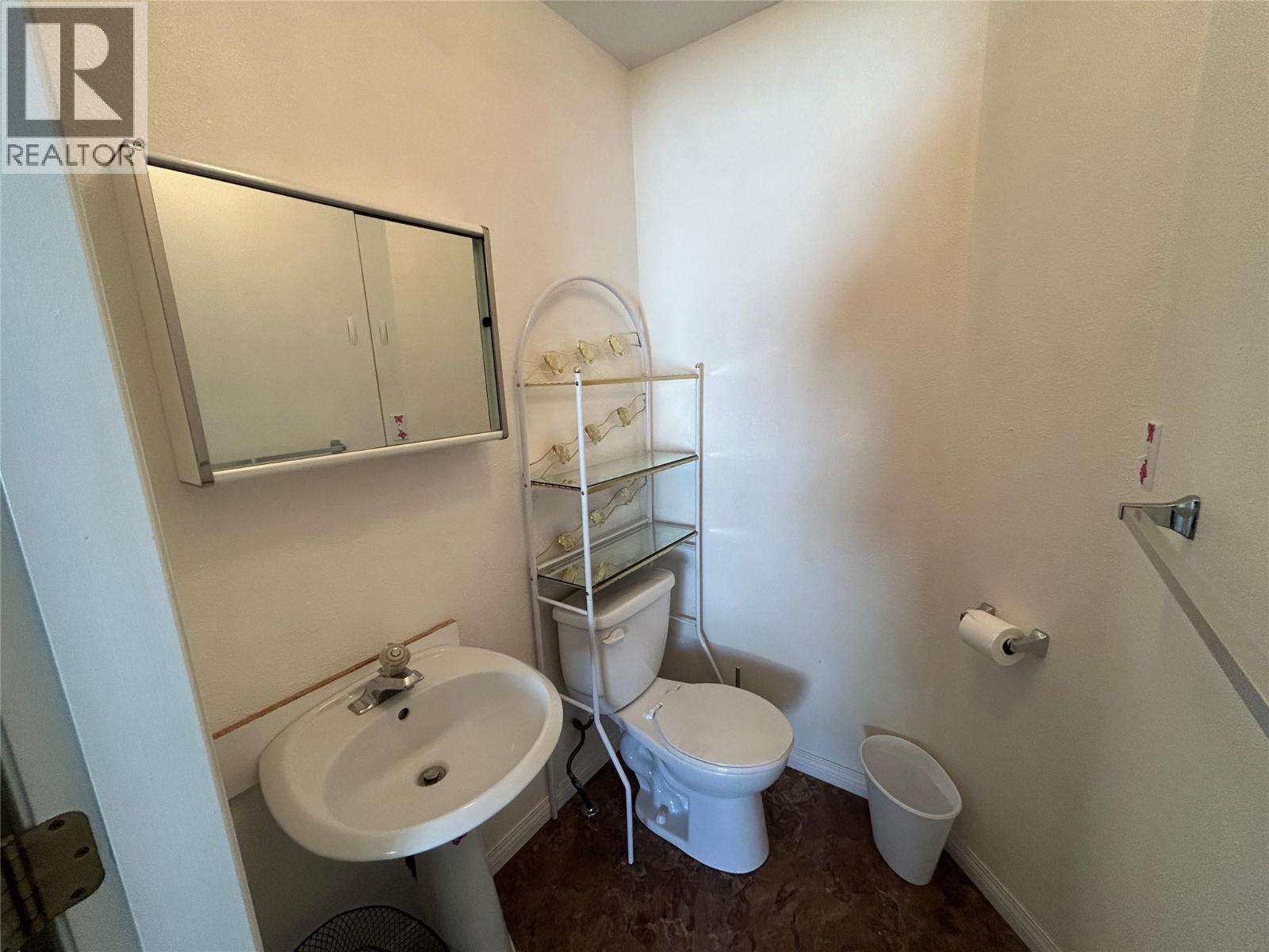 #9 145 Redwing Place - 27