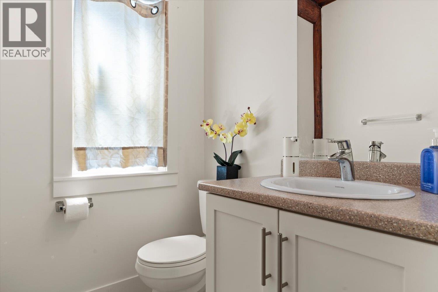 8605 Old Kamloops Road - 34
