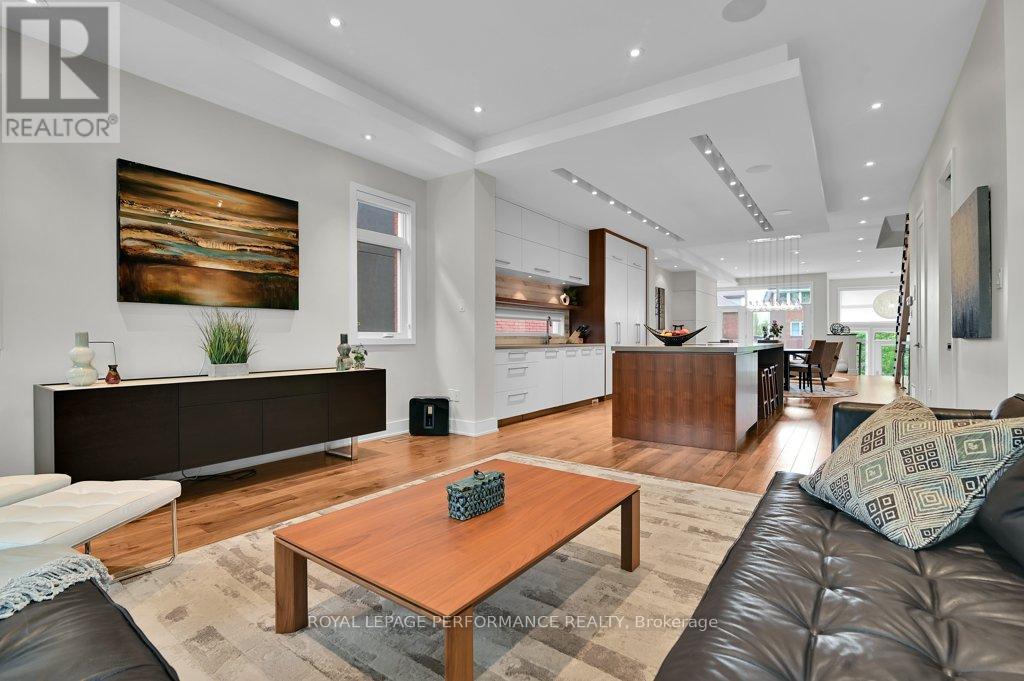 43 WILLARD STREET - 17