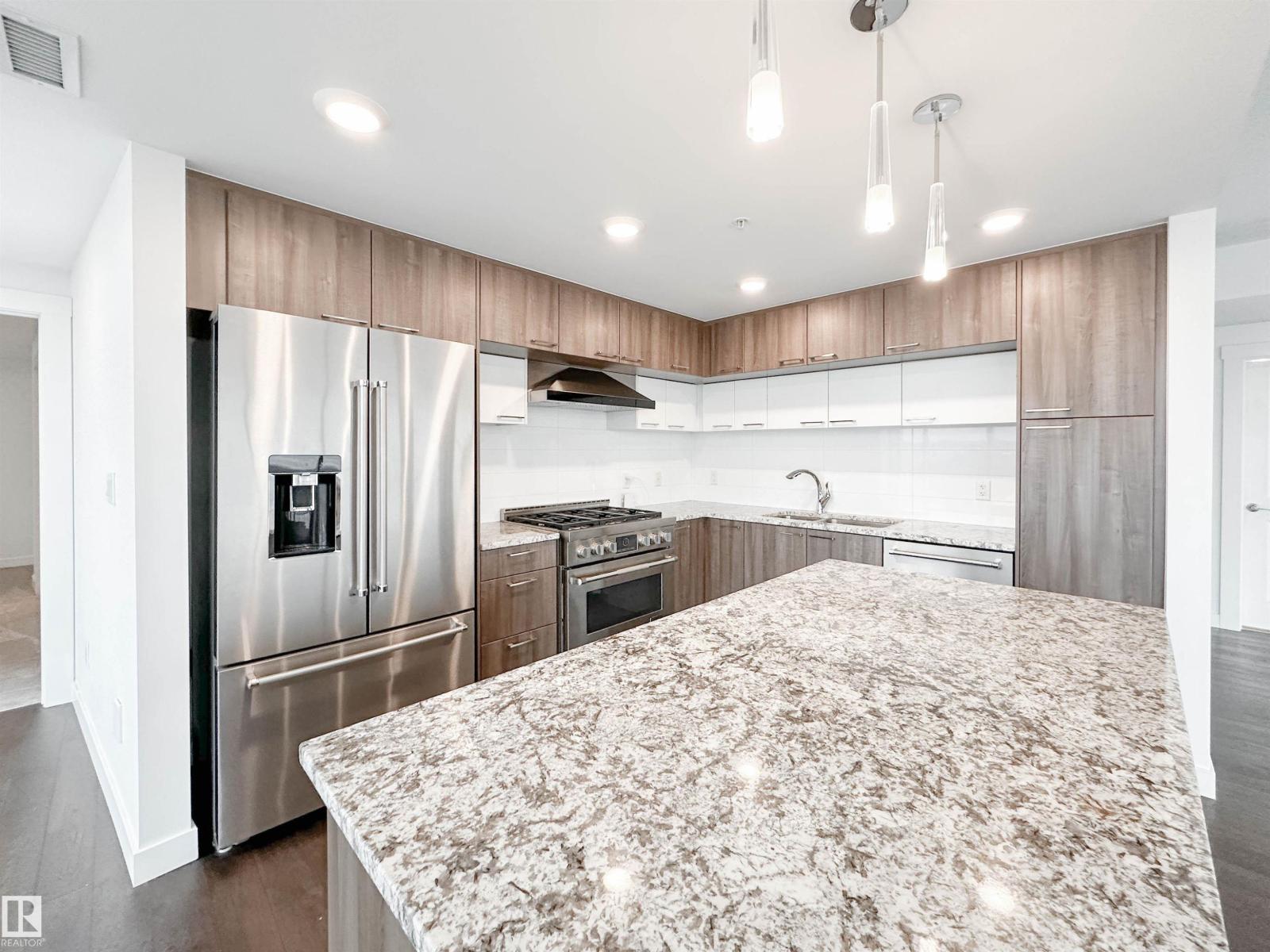 #2504 9720 106 ST NW - 23