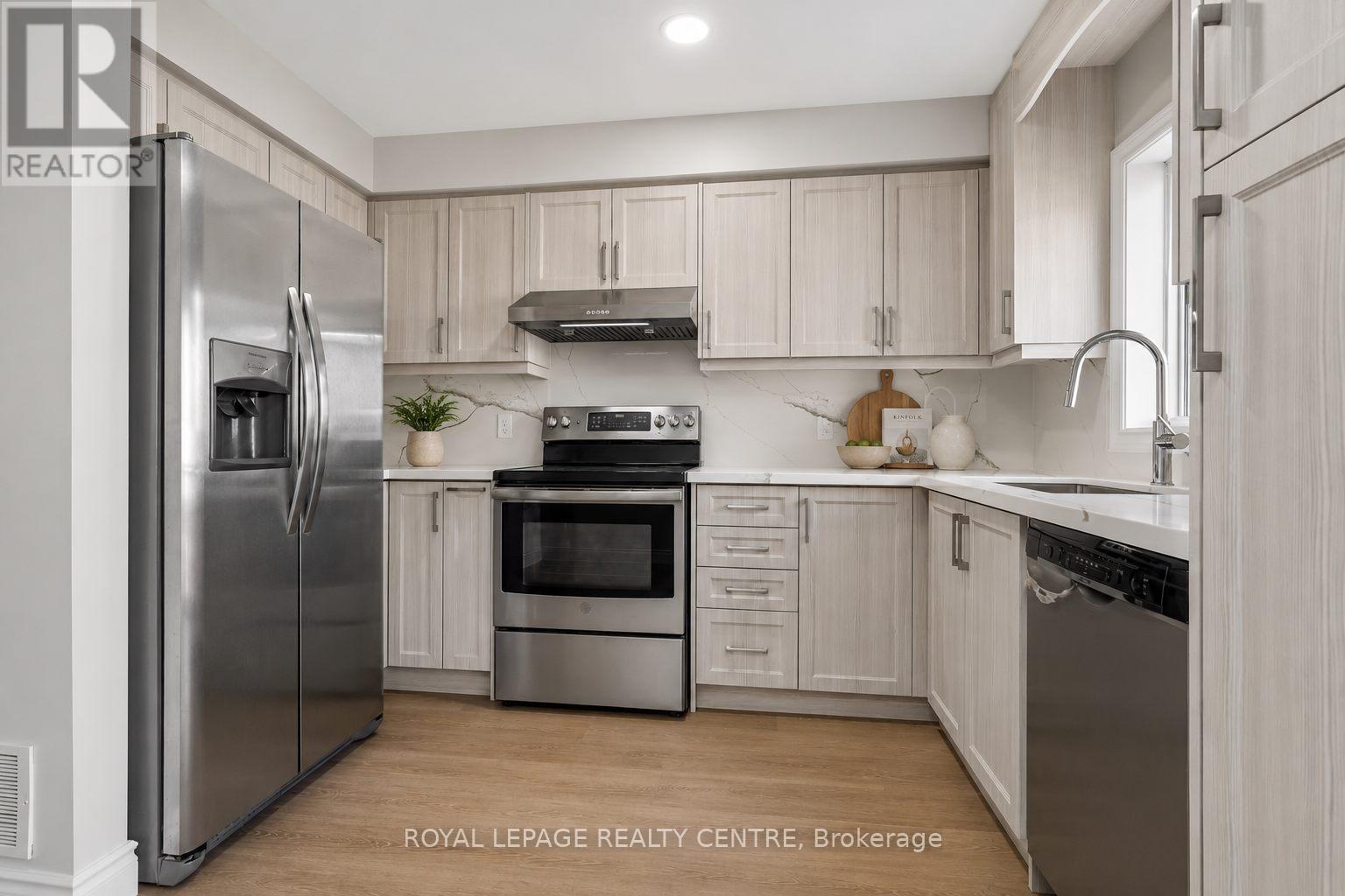 #110 50 STRATHAVEN DRIVE - 11