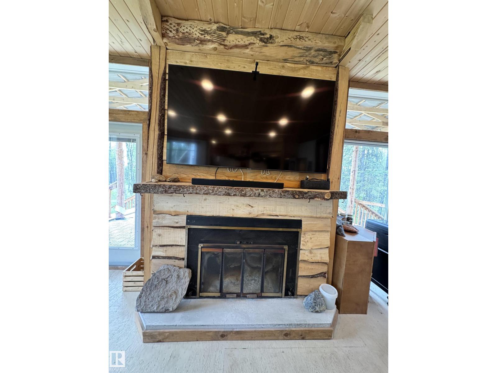 670070 HWY 44 - 12