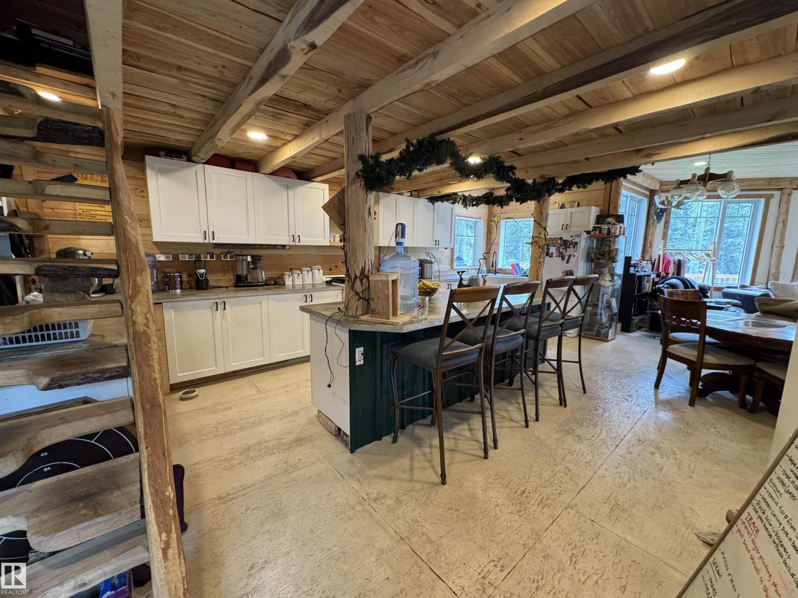 670070 HWY 44 - 10